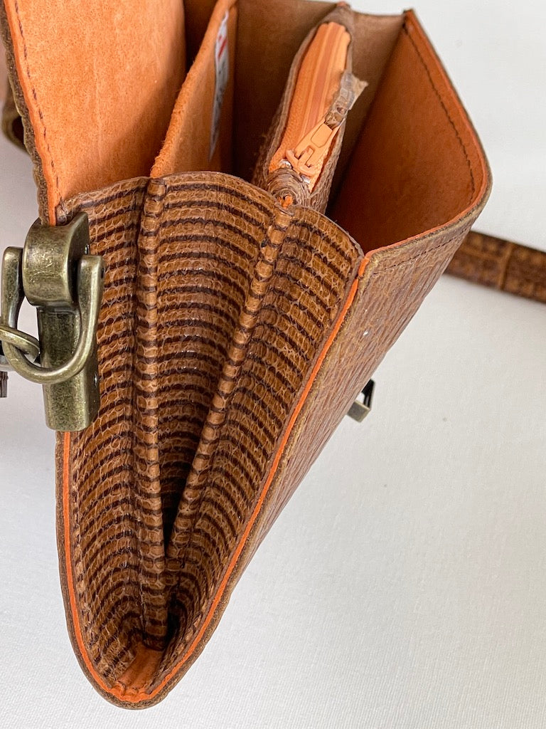 Rundlederen baggy met croco print