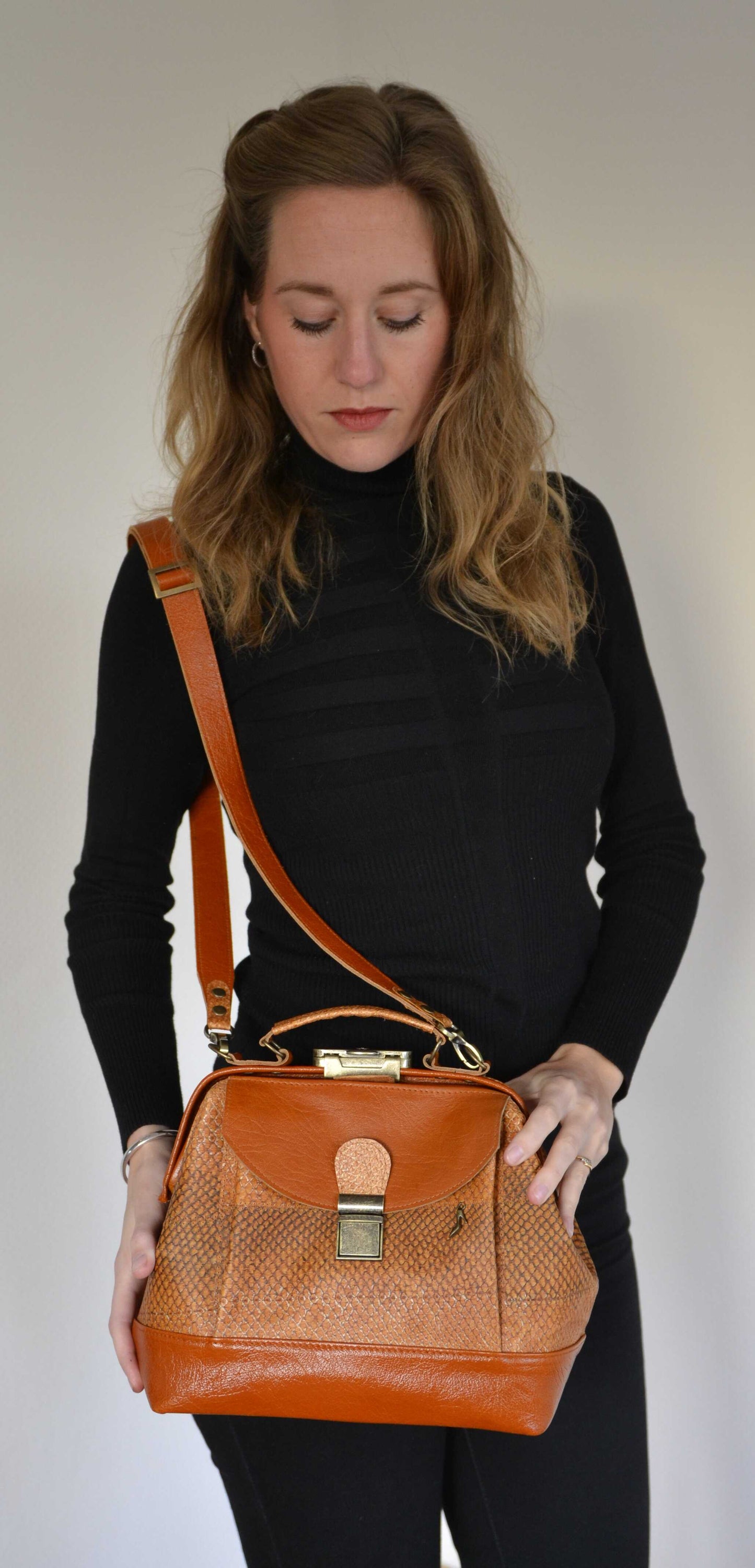 Luxury bracketbag