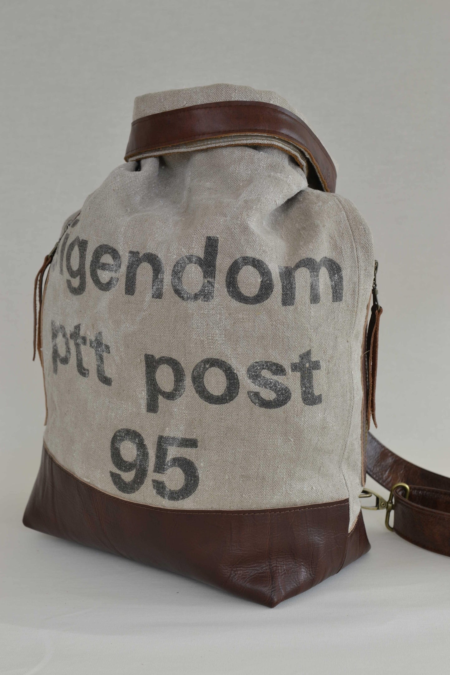Stoere rauwe vintage tas van Bolsas tassen foto 8