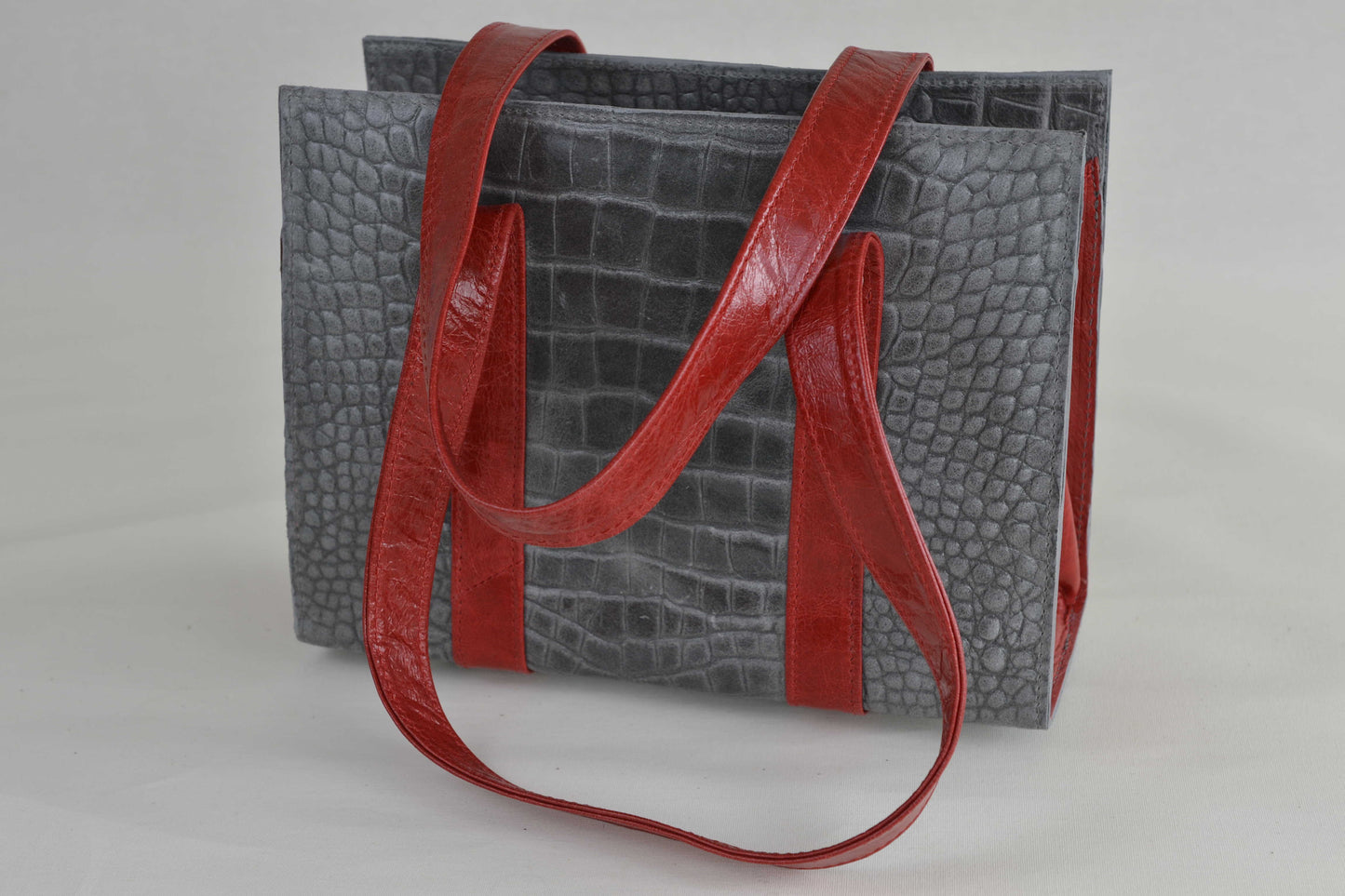 Unieke leren handgemaakte Bolsas tas by Dineke Prins