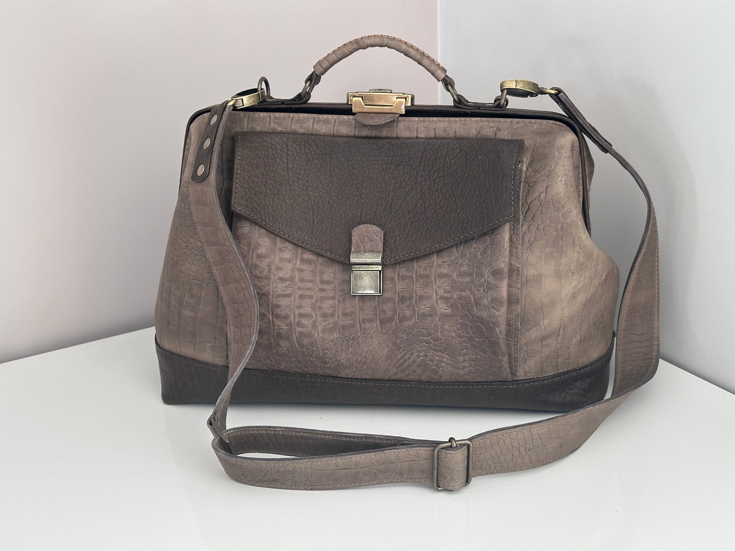 Sandra – Classic Doctor Bag (1/1)