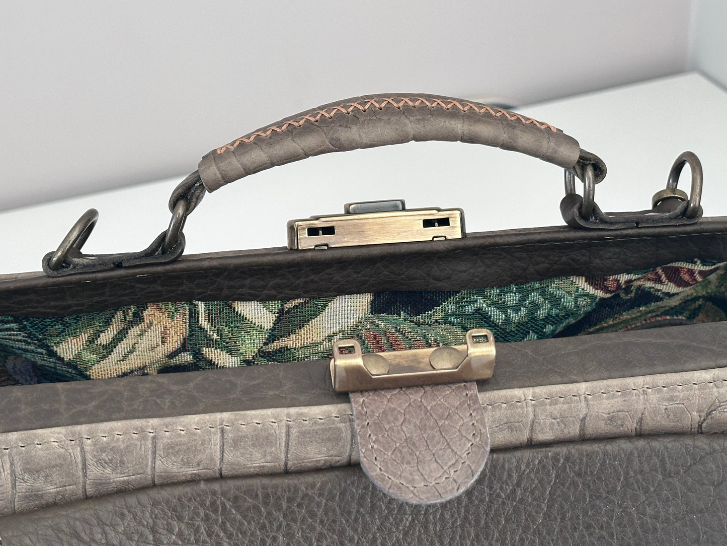 Sandra – Classic Doctor Bag (1/1)